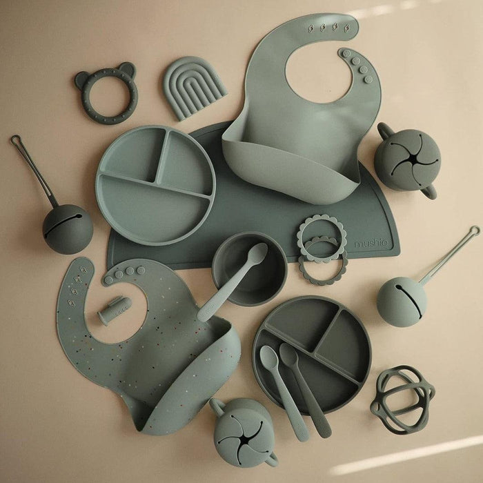 
    Mordedor Arco-Íris Mushie Cambridge Blue - Mushie Babytunes
  