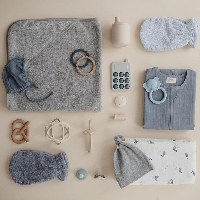 
    Toalha Infantil Com Capuz de Algodão Orgânico Mushie Gray - Mushie Babytunes
  