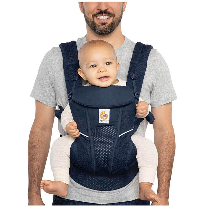 
    Canguru Infantil Ergobaby 4 Posições Omni Breeze Midnight Blue - Ergobaby Babytunes
  