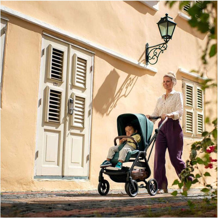 
    Carrinho de Bebê Maxi-Cosi Leona² Essential Black - Maxi-Cosi Babytunes
  
