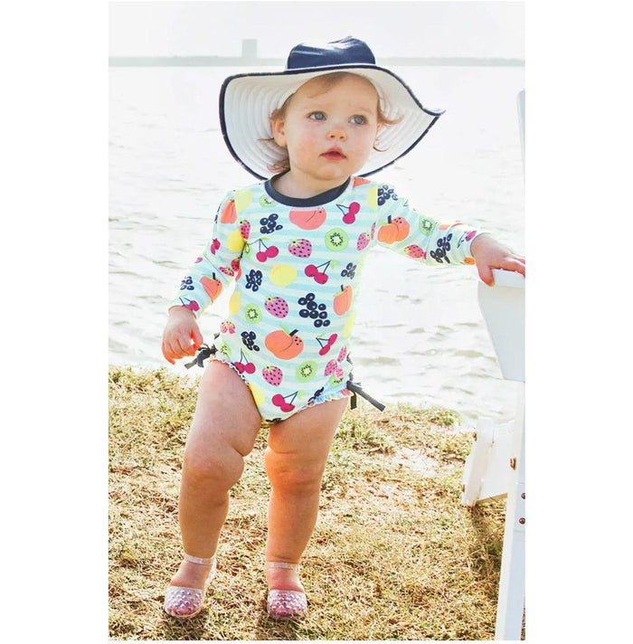 
    Chapéu Infantil Ruffle Butts Para Meninas Striped Navy FPS50+ - Ruffle Butts Babytunes
  