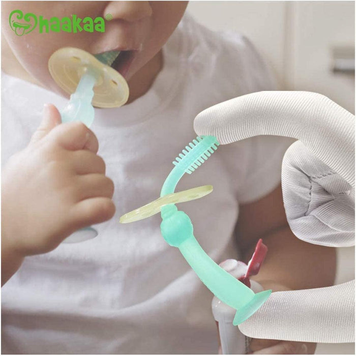 
    Escova Dental Infantil de Silicone 360° Haakaa Blue - Haakaa Babytunes
  
