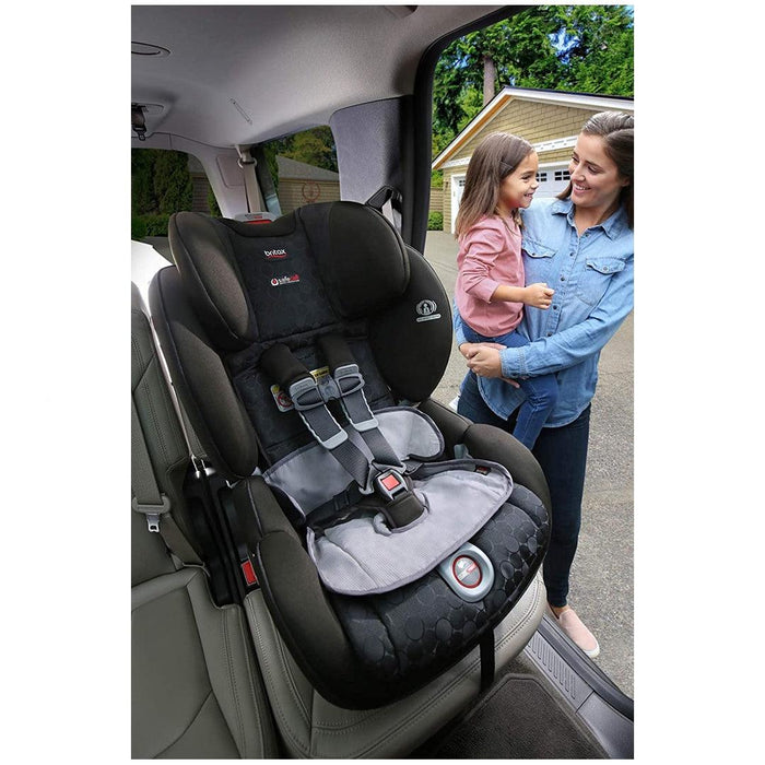 
    Forro Impermeável Britax Para Assento De Carro - Britax Babytunes
  