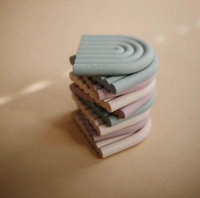 Mordedor Arco-Íris Mushie Cambridge Blue - Limpeza e Manutenção