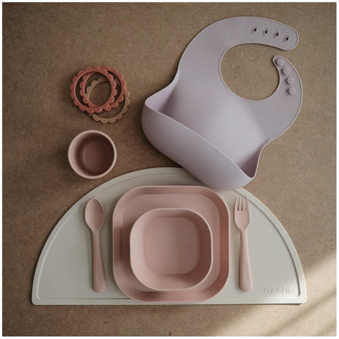 
    Kit de Talheres Infantil Mushie Blush - Mushie Babytunes
  